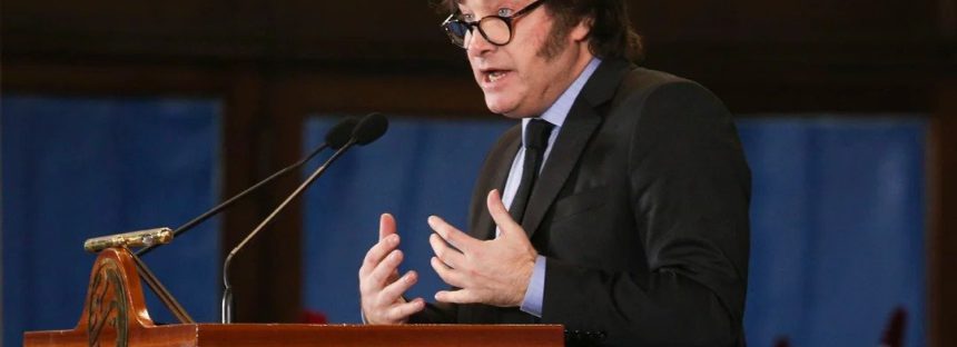 Fallo de YPF: Milei culpó a Kicillof y lo llamó “inútil soviético”