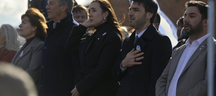 Nacho Torres, junto a Villarruel, inauguró el Muro Costero y cruzó al intendente: “No existe corrupción aceptable”