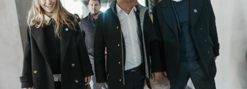 Kicillof junto a Otermín: “Frente a la motosierra de Milei, la Provincia invierte en educación»