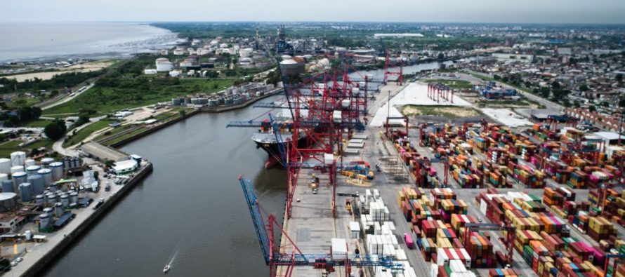 Paralizan uno de los principales puertos bonaerenses por un conflicto gremial: los detalles