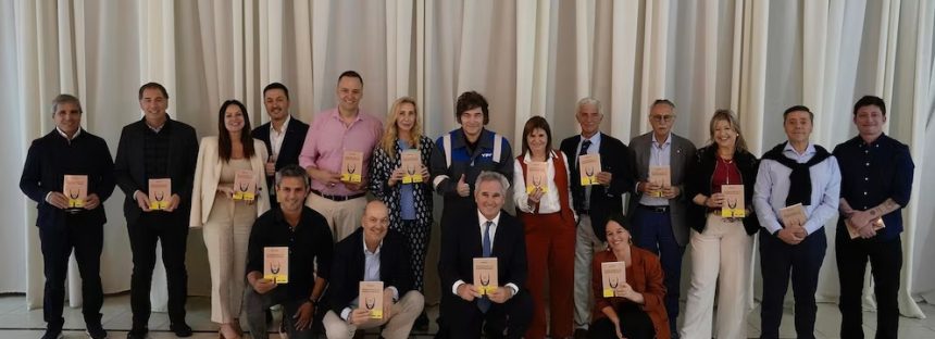 Milei firmará un decreto para aumentar los sueldos de funcionarios tras dos años de congelamiento