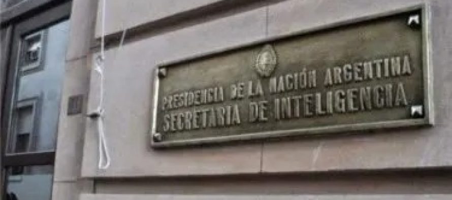 Malestar en la SIDE: empleados deberán someterse al polígrafo y crecen las críticas internas