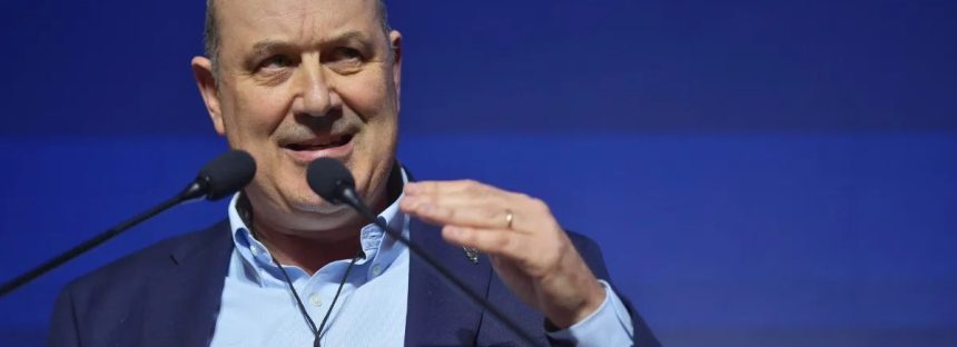 Interna en el Gobierno por patentes: tensión entre Sturzenegger y Cancillería