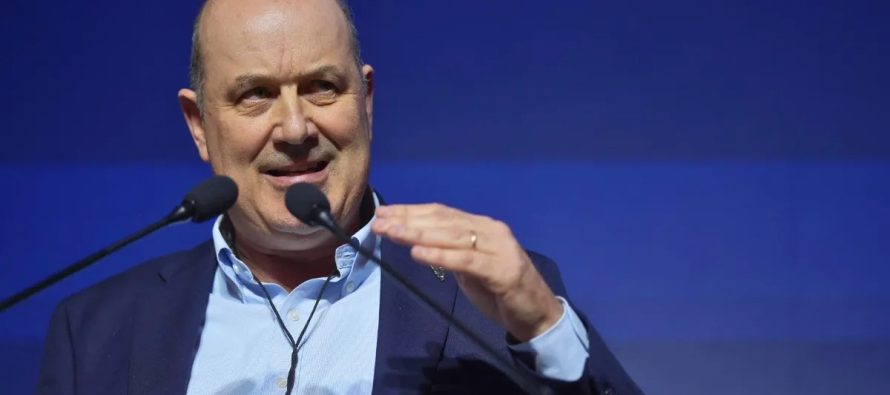 Interna en el Gobierno por patentes: tensión entre Sturzenegger y Cancillería