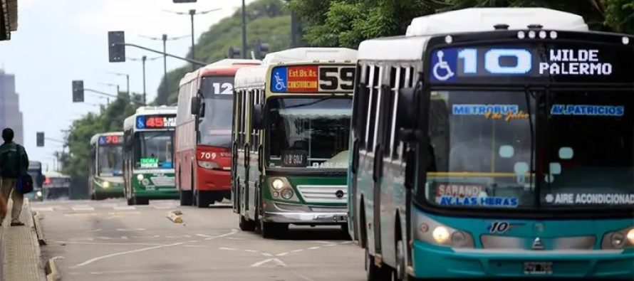 Fuerte caída en el uso de colectivos en el AMBA: bajó 21% interanual