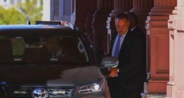 Manuel Adorni dejó la Jefatura de Gabinete tras más de 100 días de crisis política