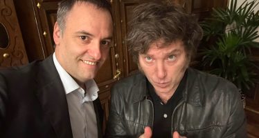 La crisis por Adorni golpeó a Milei: quinto mes consecutivo de comentarios negativos en redes