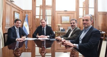 Golpe político del Gobierno: Santilli activó una reunión clave con el PRO