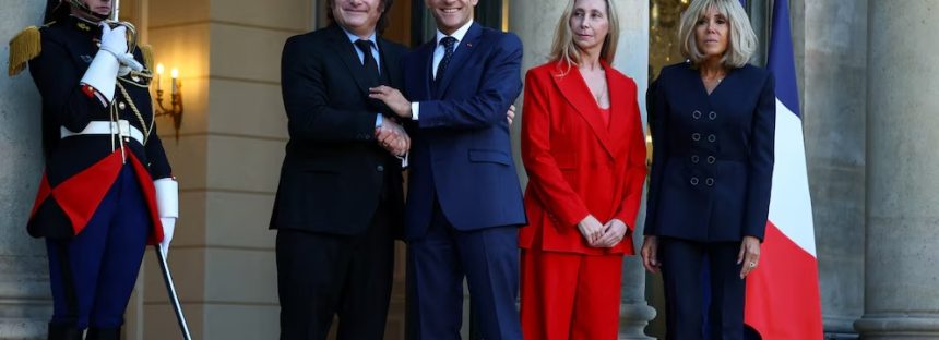 Macron recibió a Milei en el Palacio del Elíseo junto a gobernadores