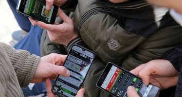 Un exintendente del conurbano propuso eliminar las apps de juego de los celulares